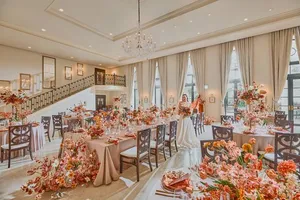 ガーデンに続く開放的なパーティ会場