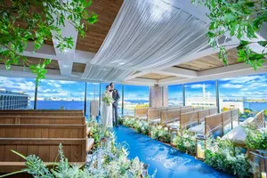 最上階に位置する自由度の高い絶景チャペル