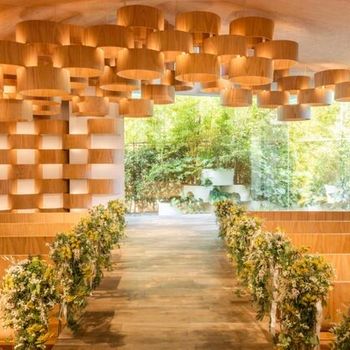 木の香り広がる″LAND CHAPEL"
設計者は世界的建築家　隈研吾氏。
九十九島の豊かな自然と大地をコンセプト
