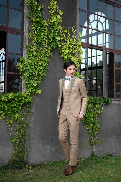 人気ランキング タキシードのウェディングドレス Byみんなのウェディング