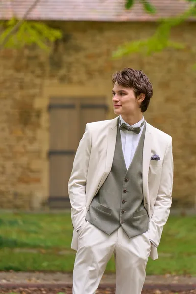 タキシード ウェディング