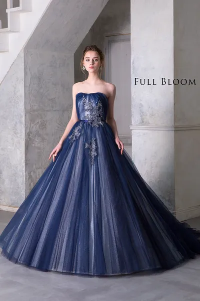 カラードレス　青　レース　フォトウエディング　前撮り　フロアレングス　ネイビー紺 最旬トレンド】ブルー＆ネイビーのウエディングドレスが要注目カラー