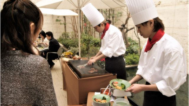 ホームパーティならではのブッフェ料理＆リアルキッチン料理