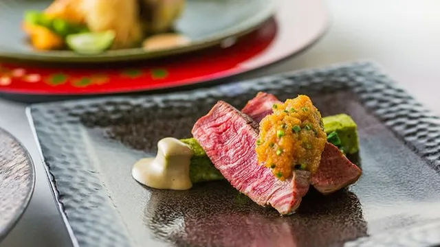 厳選した季節の素材を使い、シェフが腕を振るう料理の数々