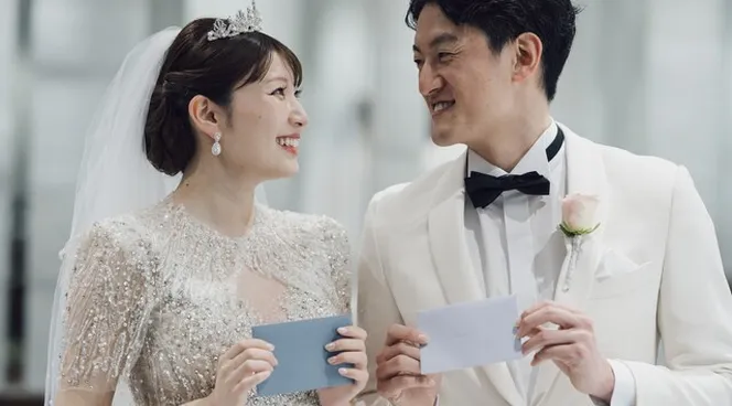 「結婚式レポート」クリスタルオブジェが輝くチャペル