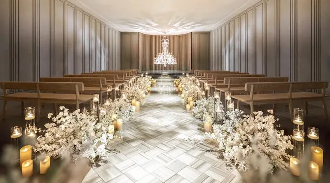 【聖なる祈りの宝石箱】シャンデリア輝くチャペル