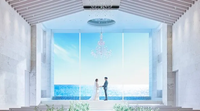 海×空×白亜のオーシャンビューチャペル