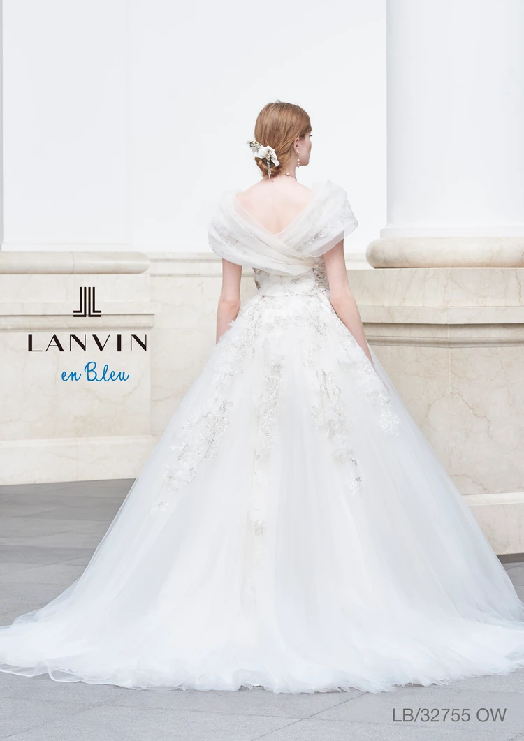 専用⭐︎トラディショナルウェザー 別注ライトウエイトブルゾン　38サイズ LB/32755 OW｜LANVIN en Bleu(ランバン オン ブルー)のウェディングドレス