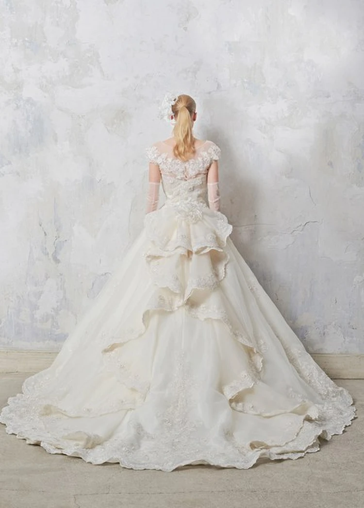 AK10541｜Yumi Katsura(ユミ カツラ)のウェディングドレス