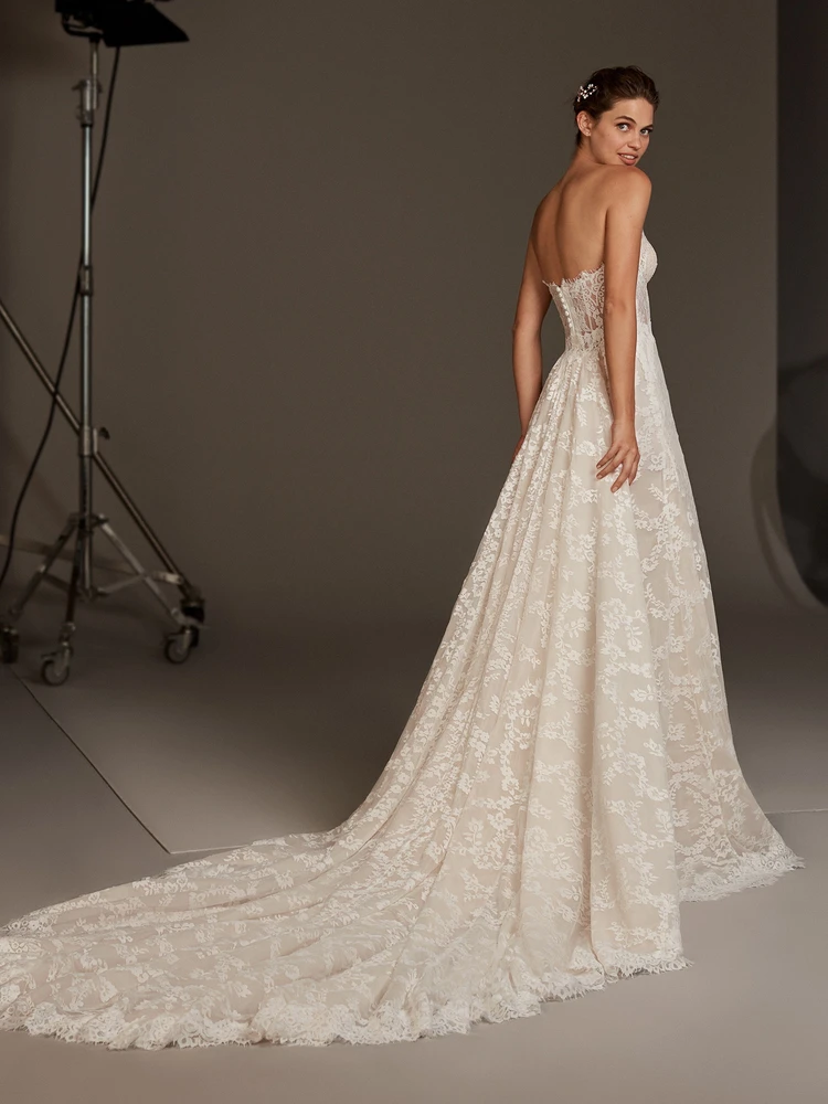 DESDEMONA｜PRONOVIAS(プロノビアス)のウェディングドレス
