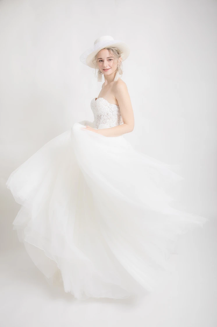 プロノビアス｜PRONOVIAS(プロノビアス)のウェディングドレス