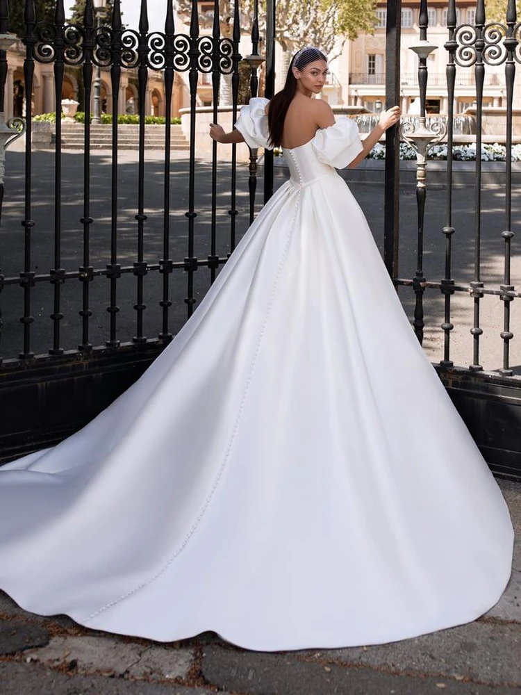 プロノビアス系列のウエディングドレス9〜13号 IXION｜PRONOVIAS(プロノビアス)のウェディングドレス
