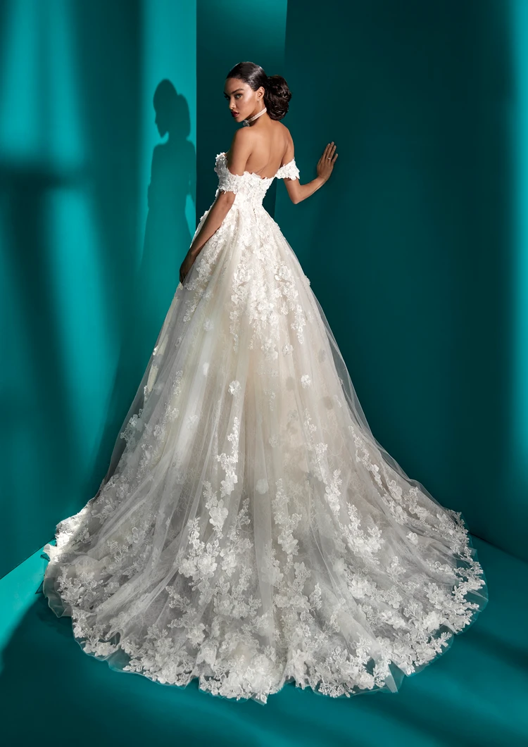 着用一度・美品】プロノビアス　Avenue Diagonal ウェディングドレス SELL][PRAVA US4]by PRONOVIAS｜JULIEBRIDAL ブライダル