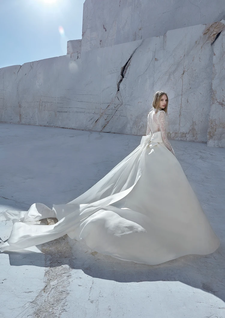 PR0033 FIORIS｜PRONOVIAS(プロノビアス)のウェディングドレス