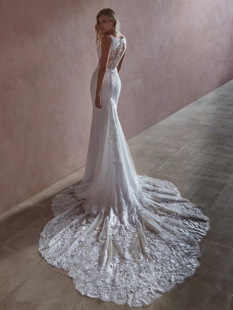 PALAISS｜PRONOVIAS(プロノビアス)のウェディングドレス