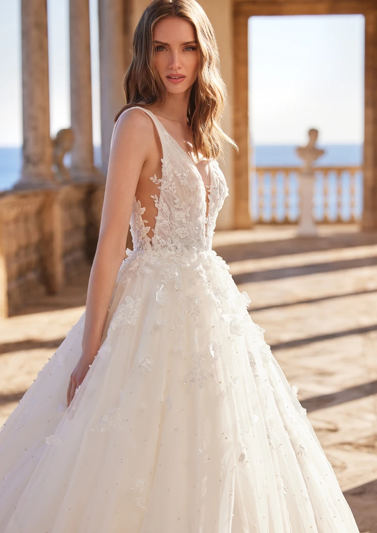AMAR｜PRONOVIAS(プロノビアス)のウェディングドレス