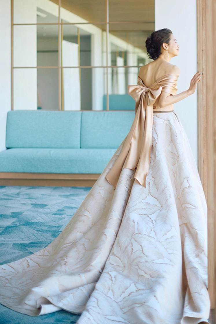 EC2404|ecruspose(エクリュスポーゼ)のウェディングドレス EC2404|ecruspose(エクリュスポーゼ)のウェディングドレス