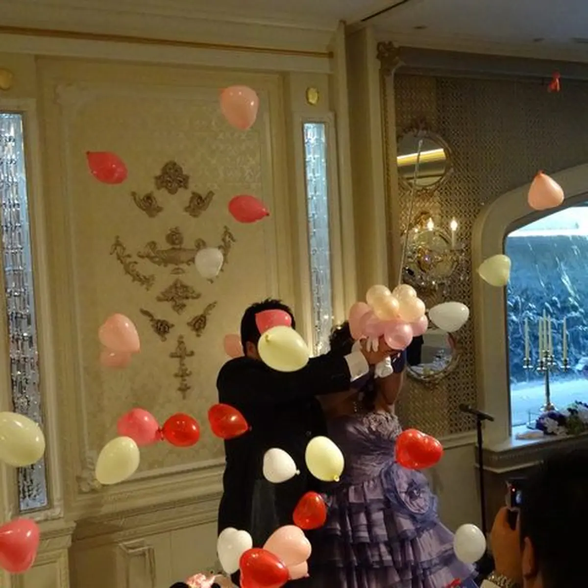 メインバルーンを割った瞬間です 投稿者みぃたむさん Spa Hotel 舞浜ユーラシア スパアンドホテルマイハマユーラシア の投稿写真 みんなのウェディング