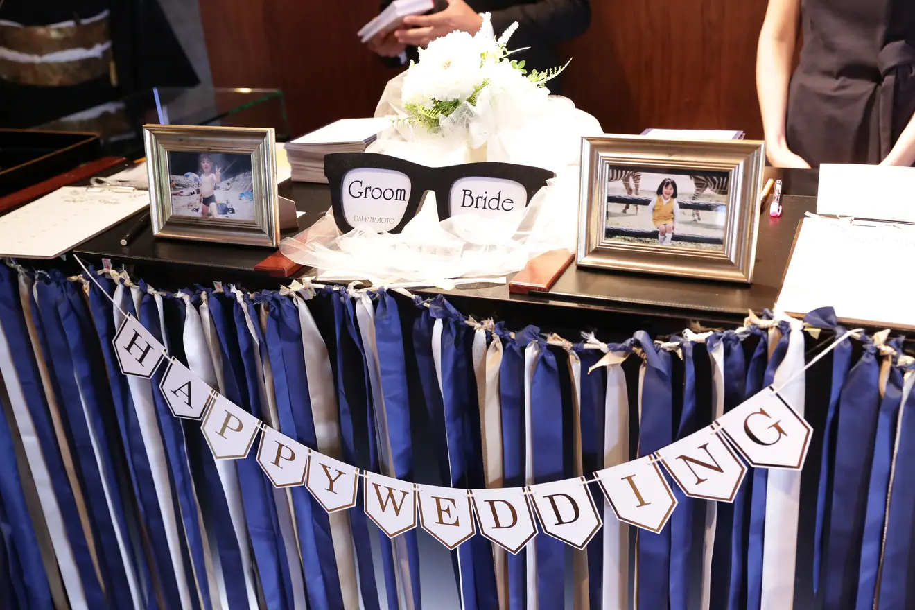 大人カジュアルな結婚式*テーマカラーはネイビー×ゴールド