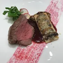 肉料理です