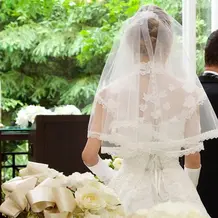 後ろ姿がキレイなドレス