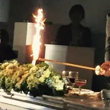 キャンドルサービスのメイン卓花火