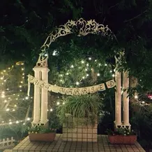 夜のガーデンライトアップ