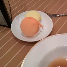 マカロン。ポップな色で目に楽しかった。