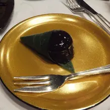 オリジナルデザートの三藤です。