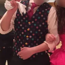 お色直し後、新郎衣装・POPな水玉ベスト