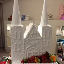 教会の形のケーキ