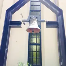 関学ロゴ入りの鐘