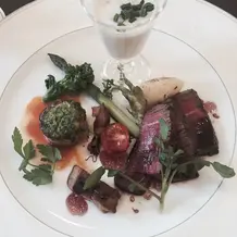 牛肉のステーキとホタテのベーコン巻き