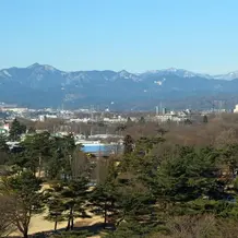 披露宴会場眺林からの森と山