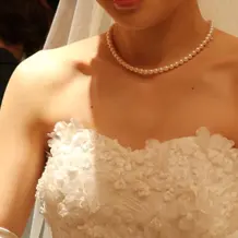 胸元も小花がたくさん！