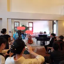 新郎新婦の演奏