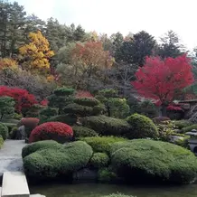 紅葉の時季の庭園２