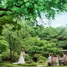 2000坪の庭園でガーデン挙式