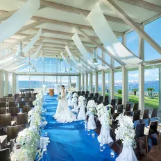 海一望ガラス張りの独立チャペル