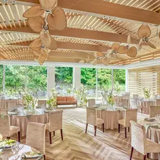 4000坪の森と歴史ある迎賓館