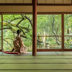 花嫁衣裳を纏う