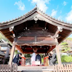 開放的な拝殿挙式が魅力