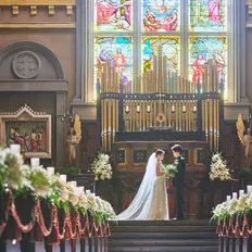 美しく輝く本格的な大聖堂