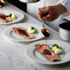 オークラの美食でおもてなし