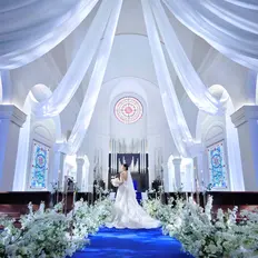 ロイヤルブルーの大聖堂チャペル