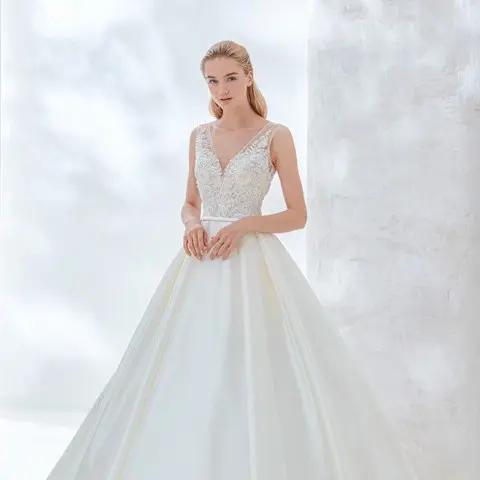 3 21 月 9 00 19 00 ２組限定 嬉しい花嫁体験 ドレス試着 会場コーディネート 限定特典つきフェア スイスホテル南海大阪 みんなのウェディング