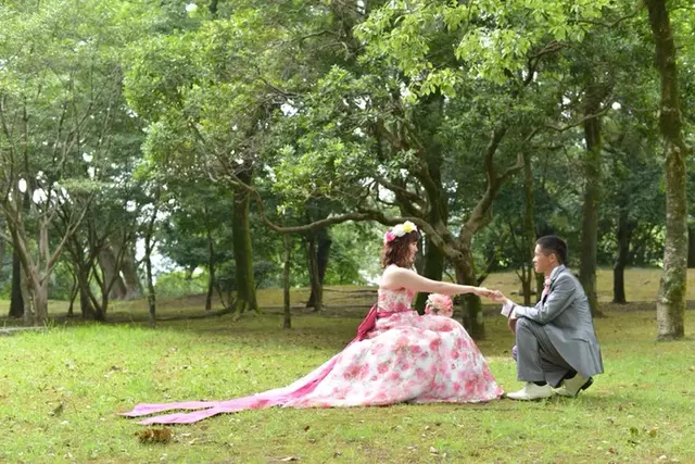 前撮りで着たカラードレス 森の 結婚式準備レポ みんなのウェディング 前撮りで着たカラードレス 森の 結婚式準備レポ みんなのウェディング