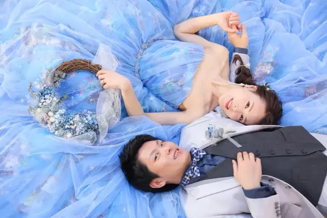 お色直しの蜷川実花さんのブルーのカ - 結婚式準備レポ【みんなの