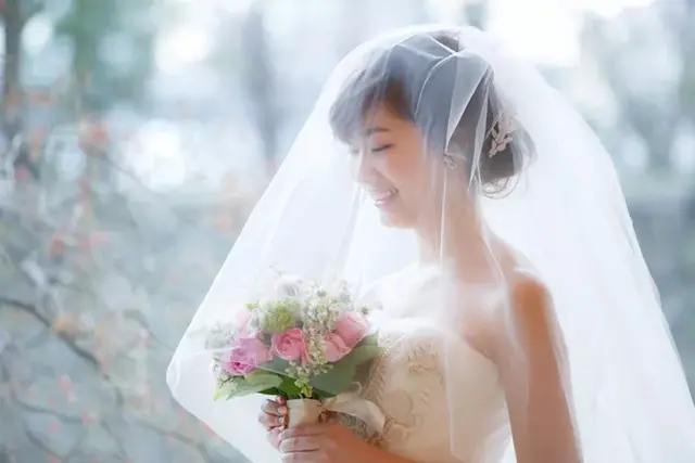 ベールダウンの姿を挙式前に撮ってい 結婚式準備レポ みんなのウェディング