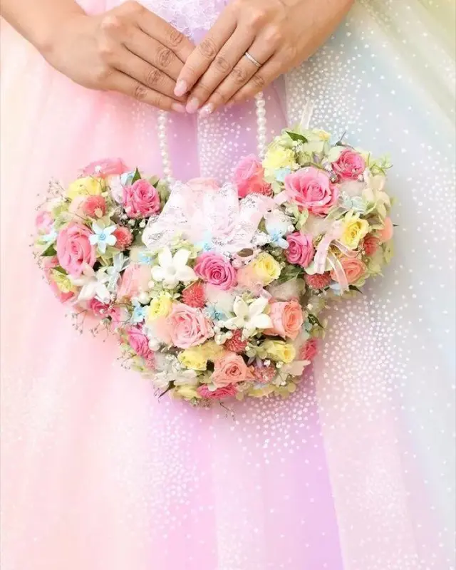 お花屋さんのお友達の手作りミニーち 結婚式準備レポ みんなのウェディング